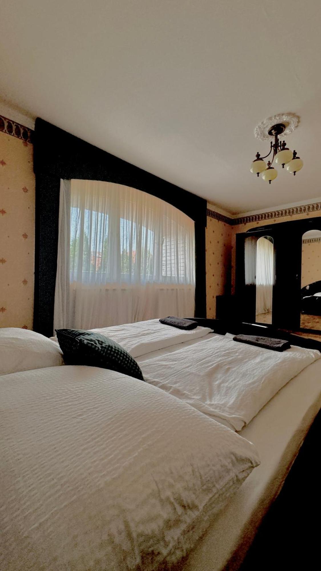 5 Haloszobas Wellness Vip House - Privat Medence Siofok Bagian luar foto